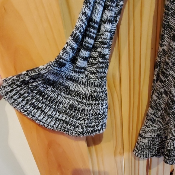 Cardigan - Picture 3 of 4